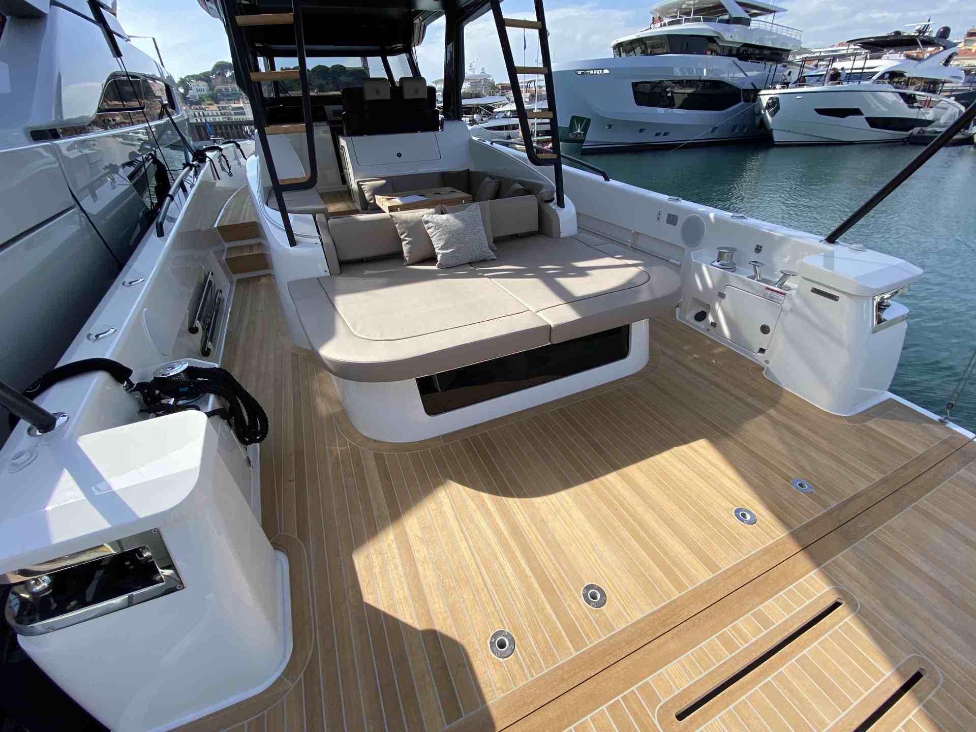 What are the supporting equipment for yachts